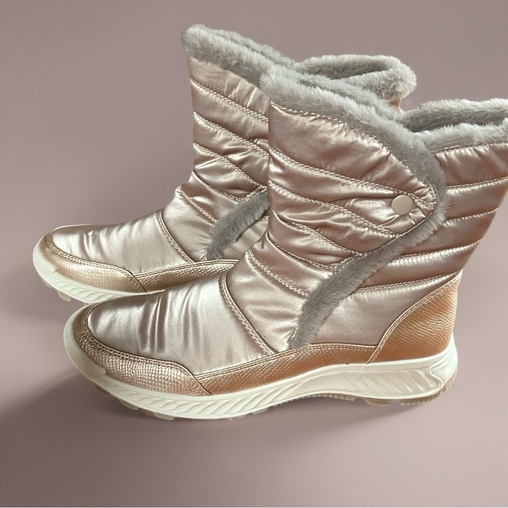 BareTraps Magic Snow Boots in Rose Gold Faux Fur Lining Women's Size 10